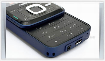 Смартфон Nokia N81 еще раз выступил в качестве фотомодели (качественные фото)