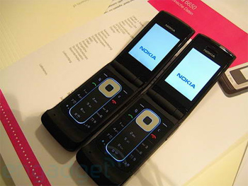 Живые фото и подробности о Nokia 6650